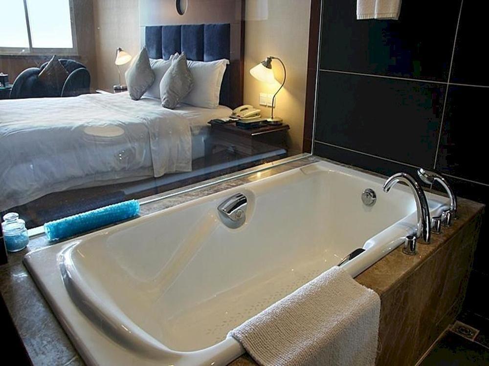 Rong Impression International Hotel Chengdu Buitenkant foto